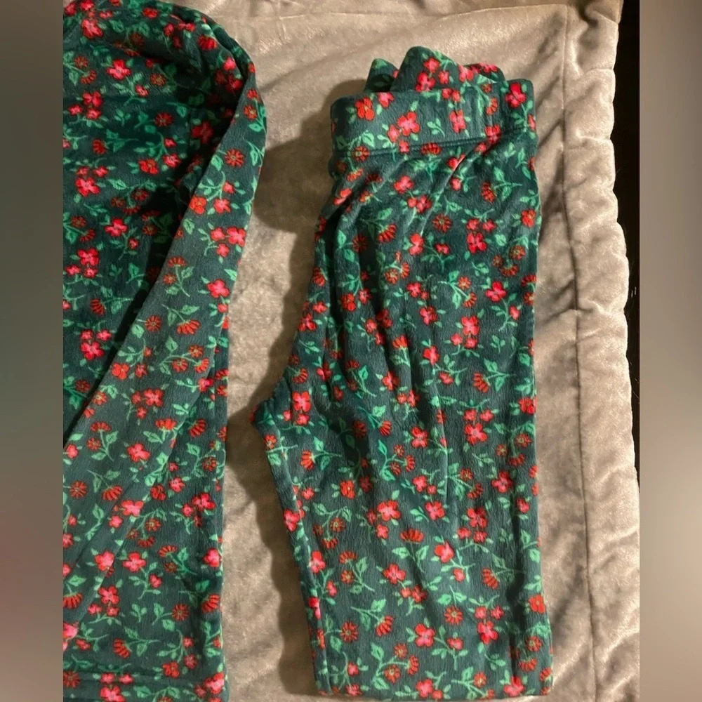 Cat & Jack Green and Red Floral Top